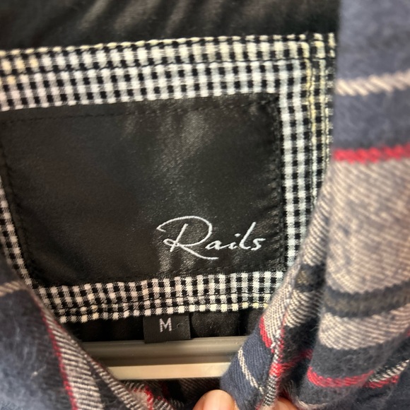 Rails Short Sleeve Cropped Button Down - Picture 2 of 3